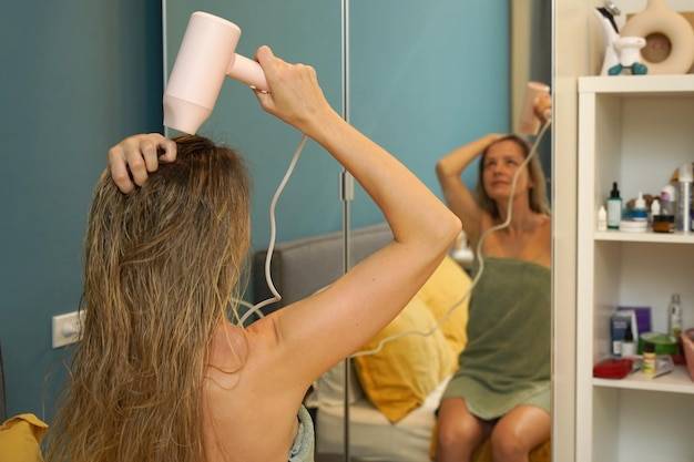 Jak ustalić porowatość włosów w domowych warunkach?